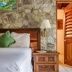 Frangipani Hotel
