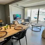 Elba Nettle Bay Beach Club