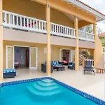 Holiday Home Gran Veranda With Private Pool, Coral Estate