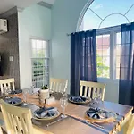 Luxury Apartments And Rooms,The Lagoons