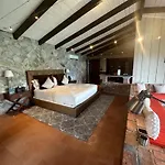 Secret Harbour Boutique Hotel And Marina