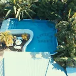 Little Savoy Guest House New