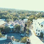 Little Savoy Guest House New