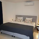 Bellevue Beach Apartment 5
