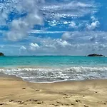 Stunning 3Br Villa - Friendship Bay View & Balcony