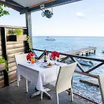 Ocean\'S Edge Lodge Restaurant & Bar