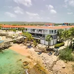 Oceanfront Barracuda At Den Laman