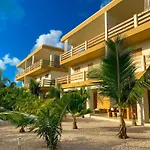 Isla Penthouse & Garden Apartments Bonaire