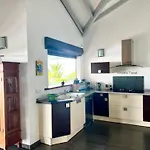 Villa Vaitea, Piscine, Vue Mer, 3 Chambres, Secteur Ferry