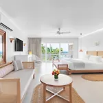 Couples Sans Souci (Adults Only)