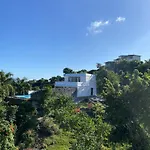 Propiedad De Alto Standing Con Vista Al Mar, Piscina, Tenis, Hasta 12 Personas