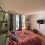 Studio Paisible Avec Piscine, Pas Loin De La Plage