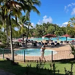 Ayounaka Pierre Et Vacances