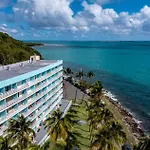 Beautiful Ocean Blue Love Oceanfront Apartment