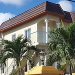Sorina\'S Apartments