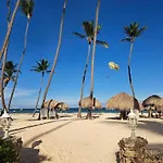 Beach Villas & Apartments Larimar