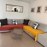 Sainte Anne , Appartement Spacieux Avec Balcon Bord De Mer