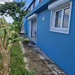 Kazpucins T2 Vue Mer Et Pitons