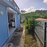 Kazpucins T2 Vue Mer Et Pitons