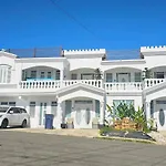 Discovery Beach Apartments