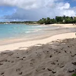 Carib Edge, Ac Beach Penthouse