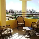 Tropical Island Apartahotel