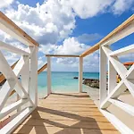 Maho Beach House - Sand Bar Condo - 1 Bedroom Suite