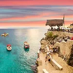 Hospitality Expert Little Waters Villa Negril