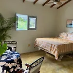 Yes Papa! Rooms Only 100M From The Beach!