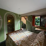 Yes Papa! Rooms Only 100M From The Beach!