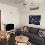 Peaceful And Lovely Apartment! Front Beach