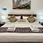 The Cove - Condo Hotel - Palm Beach Strip