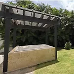A Quiet Retreat In Paradise - 2 Bedroom 2 Pools, Wifi, Ac, Private Hot Tub