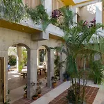 El Mambo Boutique Hotel
