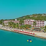 Grand Decameron Montego Beach, A Trademark All-Inclusive Resort