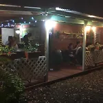 Naniqui Cottage - Only Adults -Parking Golf Car Only