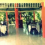 Les Orangers Eco Hotel