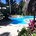 Caribe Surf Hotel