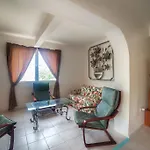 Royal Palm Holiday Apartment