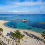 Luxury Villa Sleeps 6, Beach Access, Montego Bay