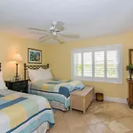 Aqua Bay Club Luxury Condos