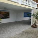 Michael\'S Tropical Suites
