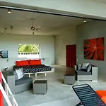 Hix Island House