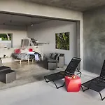 Hix Island House