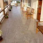 Michael\'S Tropical Suites