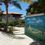 Apartment 1 And 5 In Windsock Beach Resort