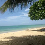 Aquatika Beachfront And Rainforest Views