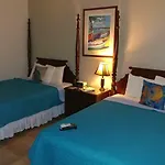 Parador Turtle Bay Inn