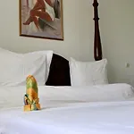 Bed & Breakfast - 6 Suites - Piscine Et Plage Pointe Faula