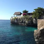 Banana Shout Resort